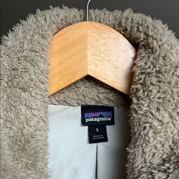 Patagonia Taupe Fleece Vest - Picture 3 of 3